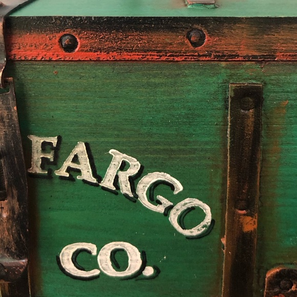 Mini Wells Fargo & Co. green trunk with nailed wooden trim & little metal latch - Picture 10 of 11